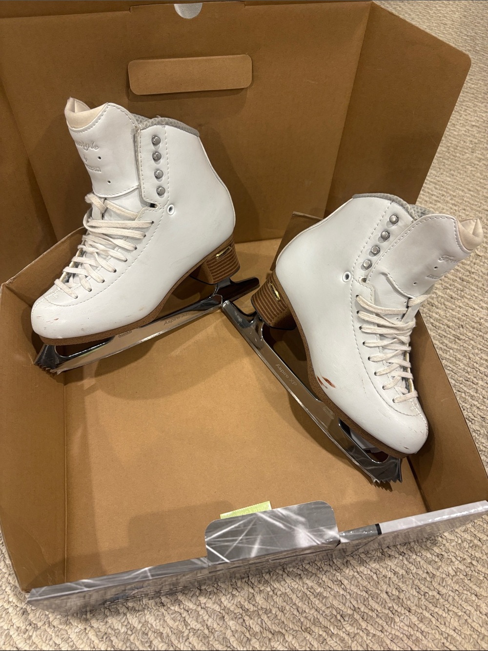 Girls White Figure Skates - Classic Leather Ice Skates